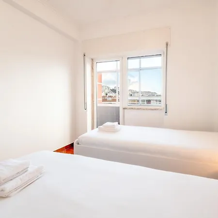 Guestready - Bright Flat Near Rio De Mouro Station