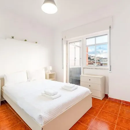 Apartment Guestready - Bright Flat Near Rio De Mouro Station *
