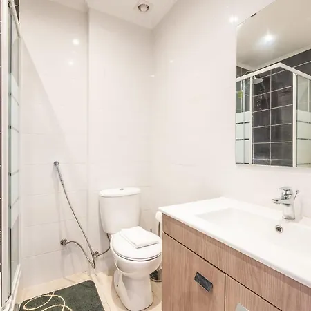 Guestready - Bright Flat Near Rio De Mouro Station * Lisbon